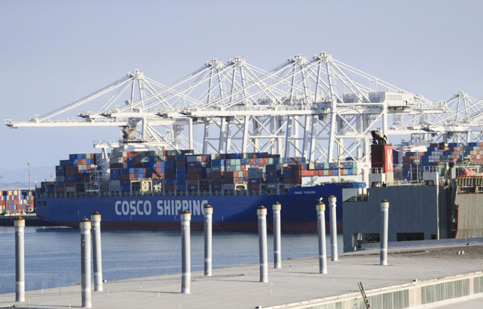 Tàu chở hàng hóa cập cảng Long Beach ở Los Angeles, California, Mỹ ngày 22/1/2020. (Ảnh: THX/TTXVN)