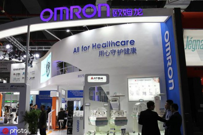 Omron là thương hiệu phổ biến về các thiết bị y tế như máy đo đường huyết, máy xông khí dung, nhiệt kế điện tử... (Ảnh: IC)