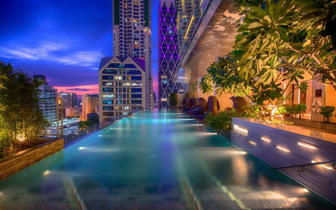 Bể bơi khách sạn Eastin Grand Hotel Sathorn Bangkok, Thái Lan