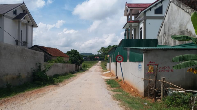 Điểm khởi đầu dự án tại xã Sơn Thành (huyện Yên Thành, tỉnh Nghệ An), chỉ có 1 biển báo hạn chế trọng tải cho toàn tuyến