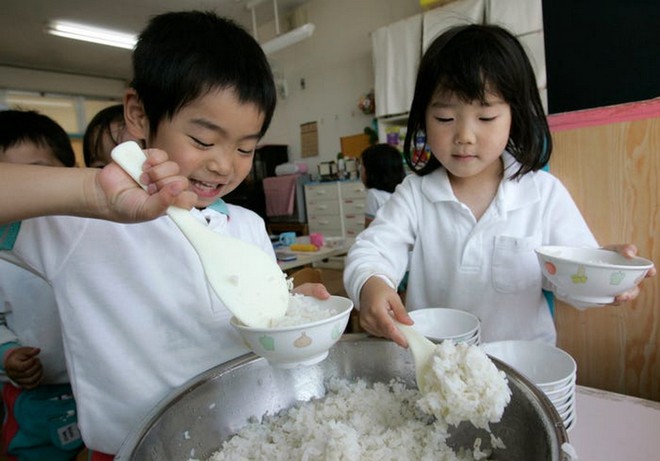 Từ 70 năm trước, Nhật Bản đã có Luật Dinh dưỡng học đường