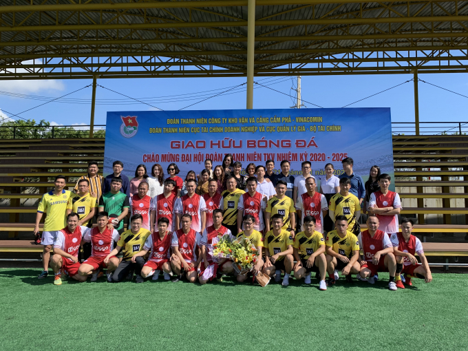 Đoàn thanh niên Cục Tài chính doanh nghiệp giao hữu bóng đá với Đoàn Thanh niên Công ty Kho vận và Cảng Cẩm Phả