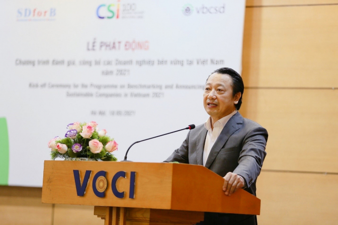 Ông Nguyễn Quang Vinh, Tổng Thư ký VCCI, Phó Chủ tịch điều hành VBCSD khuyến khích doanh nghiệp áp dụng Bộ chỉ số CSI 2021 để quản trị doanh nghiệp bền vững hơn và bứt phá sau đại dịch