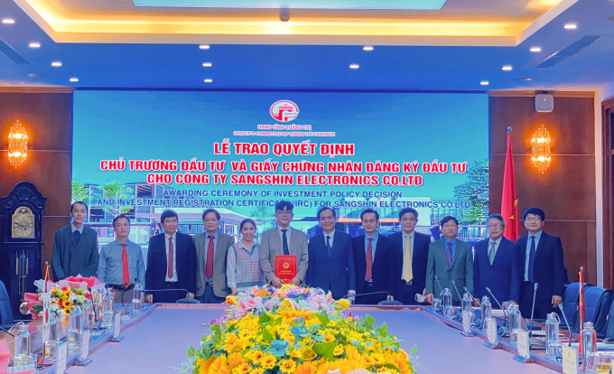 UBND tỉnh Quảng Trị trao chủ trương đầu tư cho Sang Shin (Hàn Quốc)