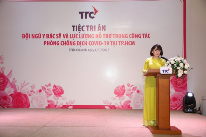 Theo Bà Huỳnh Bích Ngọc - Phó Chủ tịch Thường trực Tập đoàn TTC, trong mọi hoàn cảnh, chúng ta luôn đặt niềm tin trọn vẹn vào sự chung sức của toàn thể lực lượng y bác sĩ và đội ngũ y tế của nước nhà bởi sự quả cảm, y đức và sự vững vàng về chuyên môn…