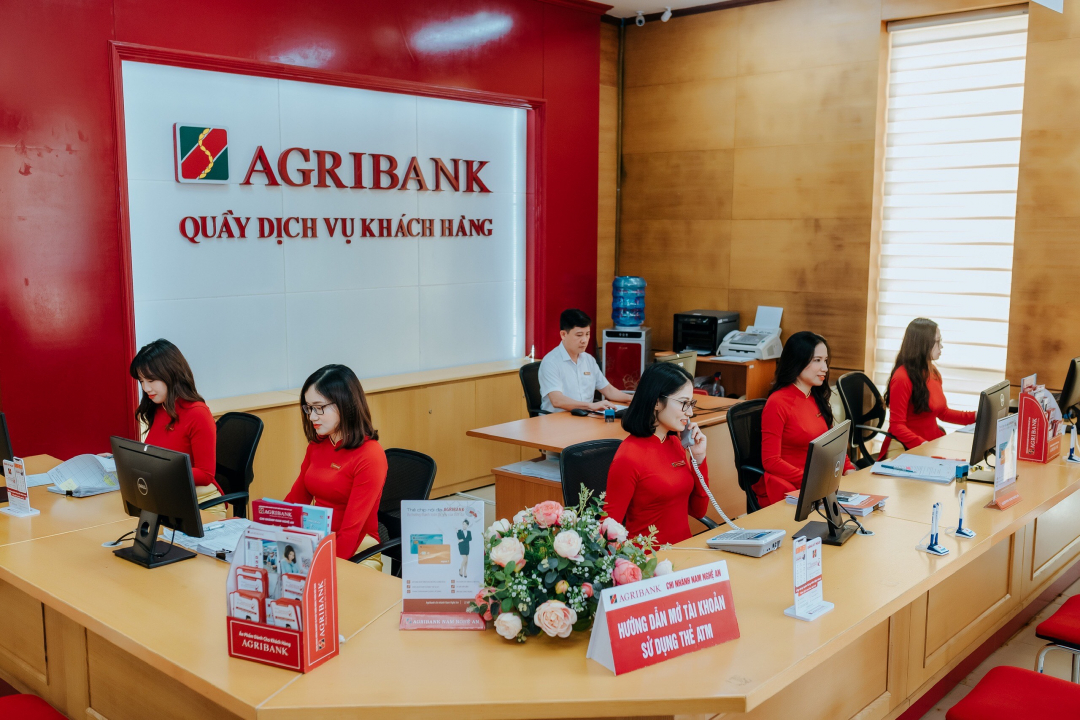 Đồng Phục Agribank 2022 Hình ảnh Cổ điển Còn Sót Lại