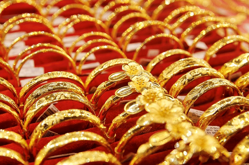 Giá vàng SJC còn 121 triệu đồng/lượng, vàng nhẫn 'mất' nửa triệu