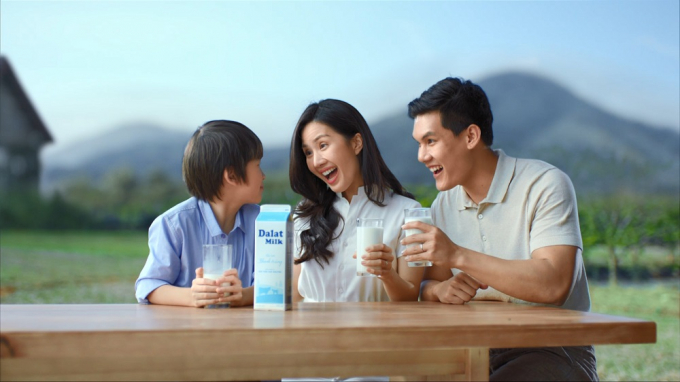 Dalatmilk ghi dấu ấn đậm nét trong lòng các khách hàng tin yêu bởi dòng sữa hoàn toàn từ sữa tươi cao nguyên chất lượng cao.