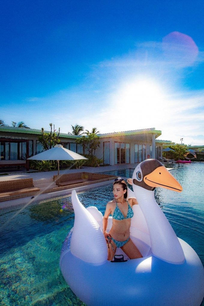 Villa biệt lập với bể bơi riêng “lên ngôi” nhờ tiện nghi mà vẫn an toàn. Ảnh: FLC Quy Nhơn