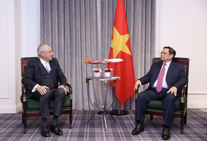 Thủ tướng Chính phủ Việt Nam Phạm Minh Chính và Đoàn lãnh đạo cấp cao của Chính phủ đến Cộng hoà Pháp.