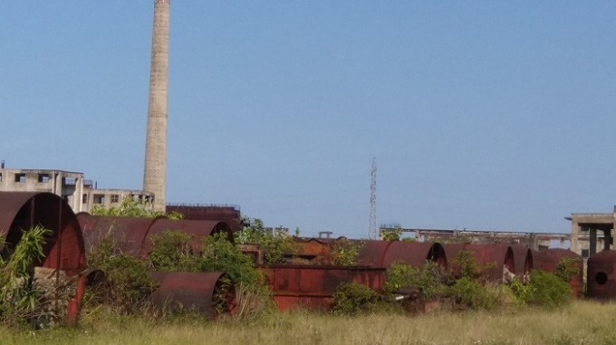 Nhà máy liên hợp gang thép Vạn Lợi trở thành đống sắt vụn.