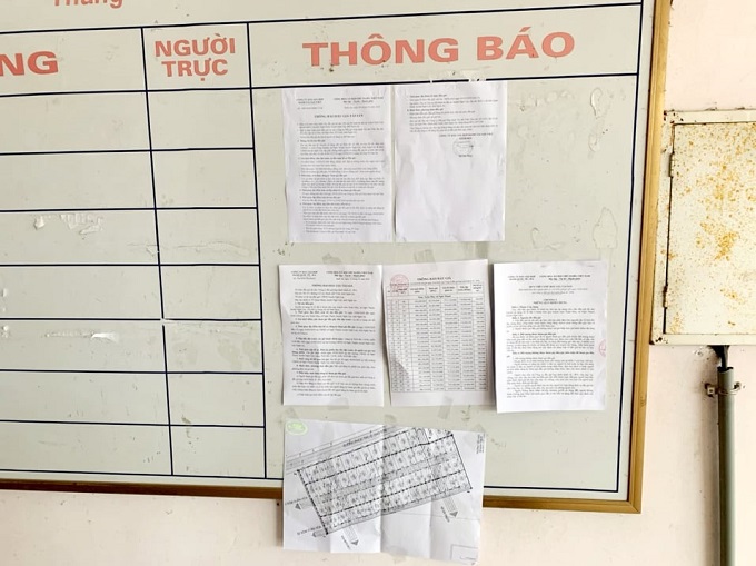 Thông báo đấu giá tài sản được dán ngay trên Bảng thông báo của UBND xã Nghi Thạch, huyện Nghi Lộc.