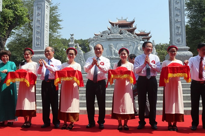 Thủ tướng Chính phủ Nguyễn Xuân Phúc dự lễ khánh thành Đền Chung Sơn, tại huyện Nam Đàn (Nghệ An).