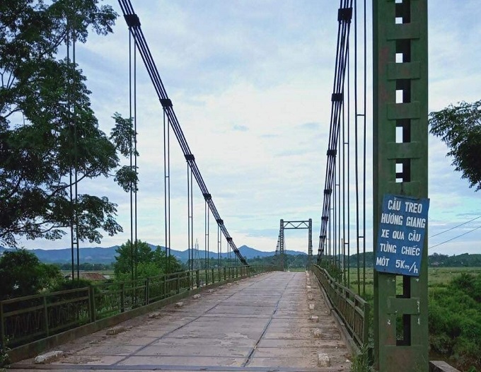Cầu treo Hương Giang, huyện Hương Khê (Hà Tĩnh).