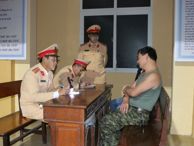 Cơ quan chức năng làm việc với Nguyễn Văn Bảo.