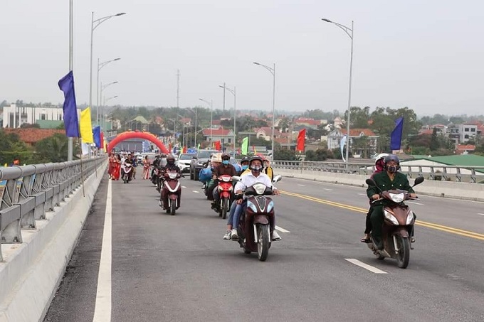 Cầu Cửa Hội đưa vào sử dụng sẽ góp phần cải thiện hệ thống giao thông giữa 2 bờ sông Lam, giảm tải số lượng phương tiện lưu thông trên tuyến QL1, từng bước hoàn chỉnh hệ thống cơ sở hạ tầng khu vực Bắc Trung Bộ.
