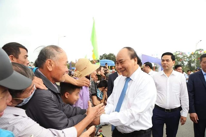 Thủ tướng Chính phủ Nguyễn Xuân Phúc dự lễ thông xe cầu Cửa Hội bắc qua sông Lam nối 2 tỉnh Nghệ An và Hà Tĩnh.