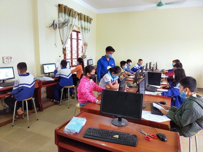 Nghệ An: Chi gần 1 tỷ đồng mua sách giáo khoa cấp cho học sinh