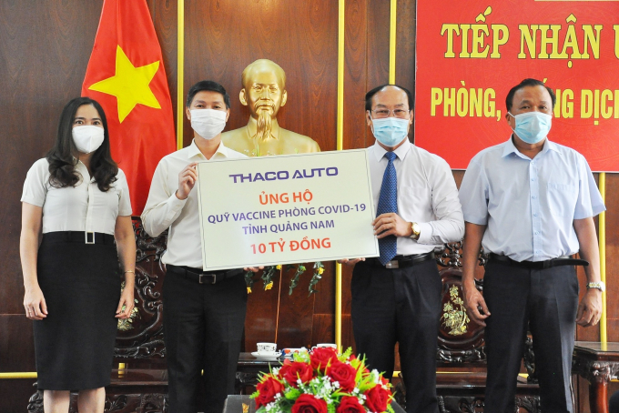 Thaco Auto ủng hộ Quảng Nam 10 tỷ đồng mua vắc xin phòng dịch Covid-19.