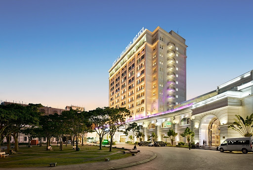 Chủ sở hữu khách sạn casino Royal Hạ Long báo lỗ 18 tỷ đồng trong quý II.
