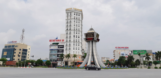 Cổng_chào_Nam_Định_(Nam_Dinh_City_Gate,_Vietnam)