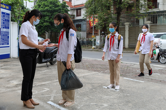 Phân công trách nhiệm cụ thể cho từng thành viên trong tổ công tác, giáo viên, cán bộ, nhân viên nhà trường. (ảnh minh họa)