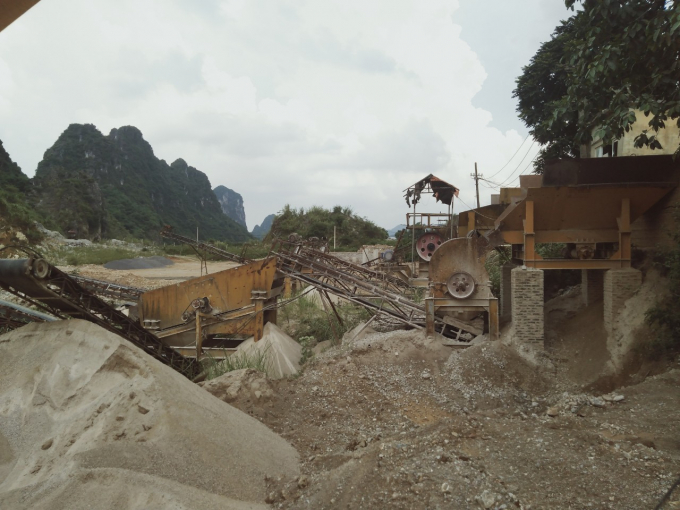 Hệ thống dây chuyền sản xuất đá của công ty Phát Đạt, tác nhân chính gây tiếng ồn, khói bụi và ô nhiễm môi trường xung quanh
