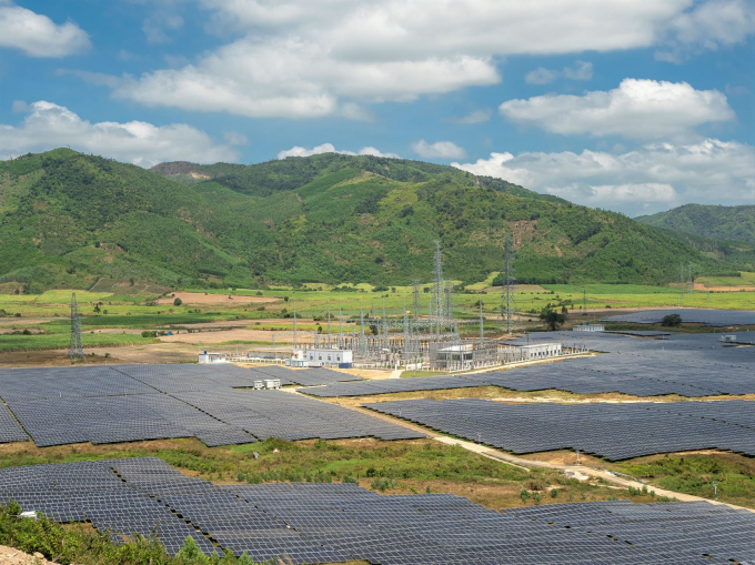 ADB cho vay 186 triệu USD để xây dựng và vận hành nhà máy điện mặt trời lớn nhất Việt Nam.