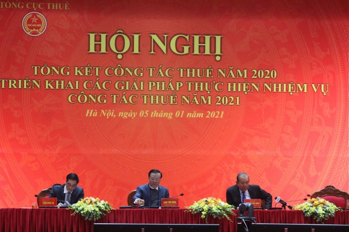 Hội nghị có Phó Thủ tướng thường trực Trương Hoà Bình, Bộ trưởng Bộ Tài chính Đinh Tiến Dũng tham dự.