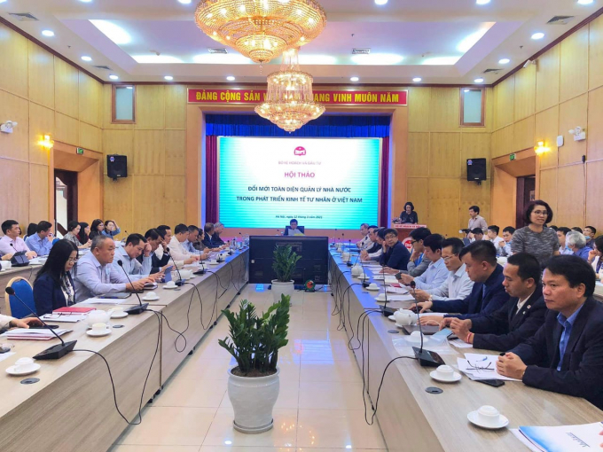 Hội thảo góp ý Đề án “Đổi mới toàn diện quản lý nhà nước trong phát triển kinh tế tư nhân ở Việt Nam”.