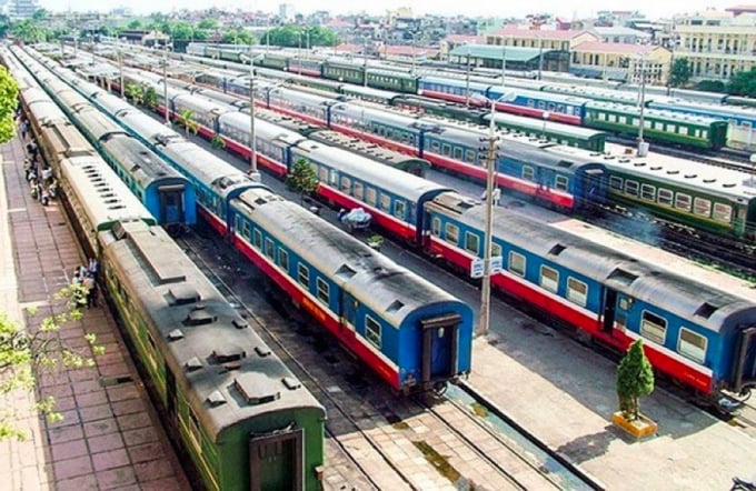 Hệ thống đường sắt Việt Nam đang lạc hậu và chậm phát triển.