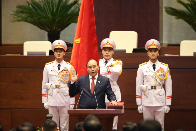 Tân Chủ tịch nước Nguyễn Xuân Phúc tuyên thệ.