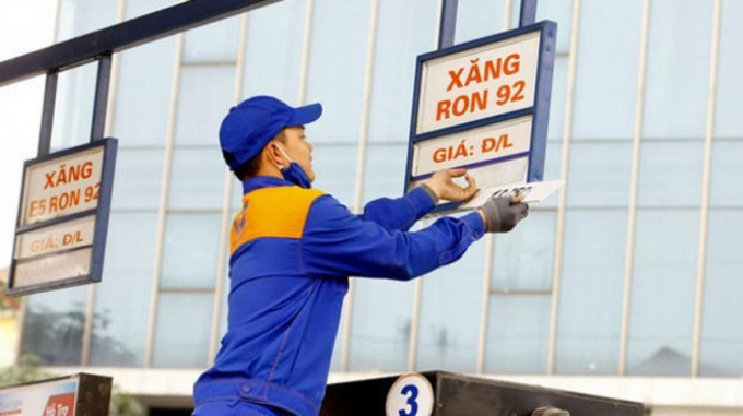 Phó Thủ tướng Lê Minh Khái yêu cầu hạn chế tăng đột biến giá xăng dầu.