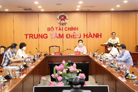 Thứ trưởng Bộ Tài chính Trần Xuân Hà phát biểu tại cuộc họp.