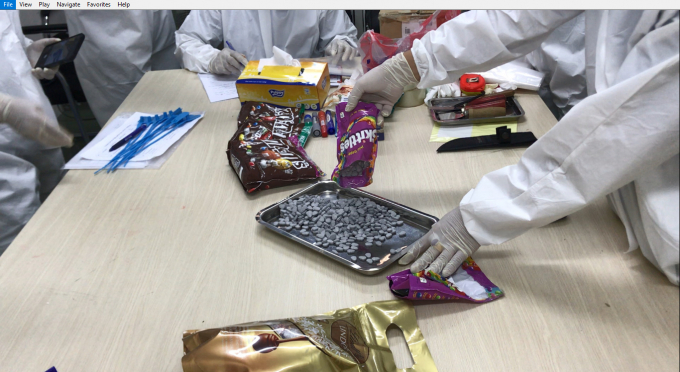 Ma túy được cất giấu trong những gói bánh, kẹo nhập khẩu từ Pháp về Việt Nam.