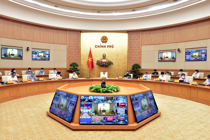 Phó Thủ tướng Lê Văn Thành chủ trì hội nghị trực tuyến toàn quốc về việc triển khai phục hồi các chuyến bay thương mại vận chuyển hành khách nội địa trong nước.