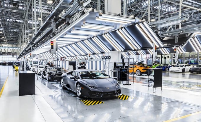 Lamborghini phải đóng cửa nhà máy sản xuất duy nhất của mình tại Italy.