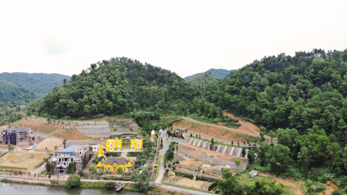 Nhiều công trình vi phạm đất rừng huyện Sóc Sơn.