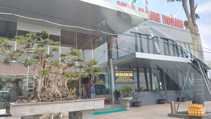 Nhà hàng Hoàng Công của Công Ty TNHH Vận Tải Hoàng Công tọa lạc tại phường Tân An, thị xã Quảng Yên.