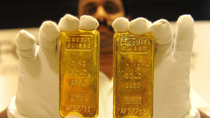 Giá vàng thế giới tăng sốc, vượt mốc 2.000 USD/ounce. (Ảnh minh họa)