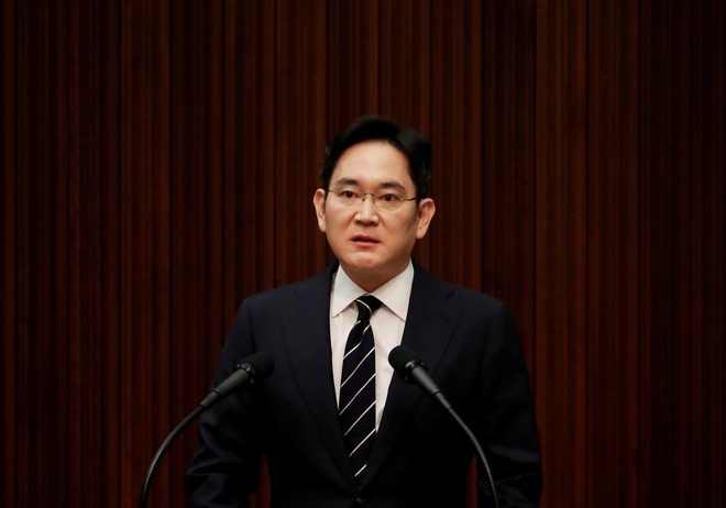 Phó chủ tịch Samsung Lee Jae Yong phát biểu trong họp báo ở văn phòng Samsung tại Seoul ngày 6/5. Ảnh: Reuters.