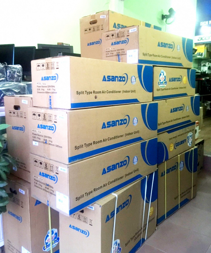 Cơ quan công an vẫn tiếp tục điều tra các hành vi có dấu hiệu buôn lậu và trốn thuế của Asanzo. Trong ảnh: các sản phẩm smart ti vi, máy điều hòa, bếp từ mang nhãn hiệu Asanzo được bán nhiều trên thị trường trước đây.