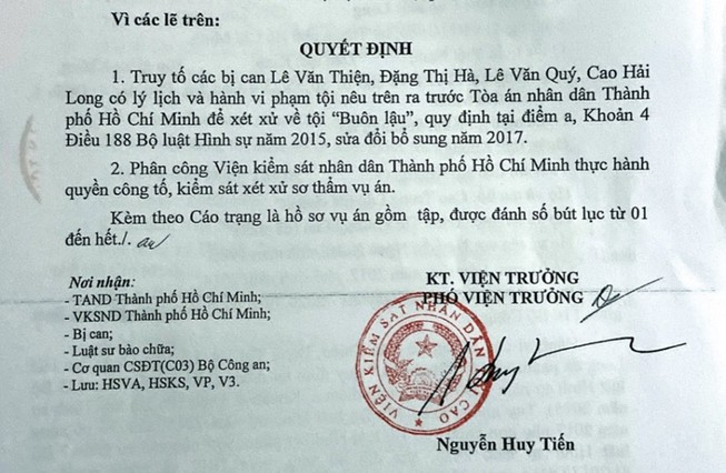 Cáo trạng quyết định phân công VKSND TP.HCM thực hành quyền công tố. Ảnh: H.Y