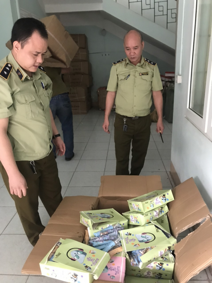 QLTT tỉnh Lào Cai đã tiến hành kiểm tra và tạm giữ 1.800 hộp kẹo dẻo trẻ em nhập lậu.