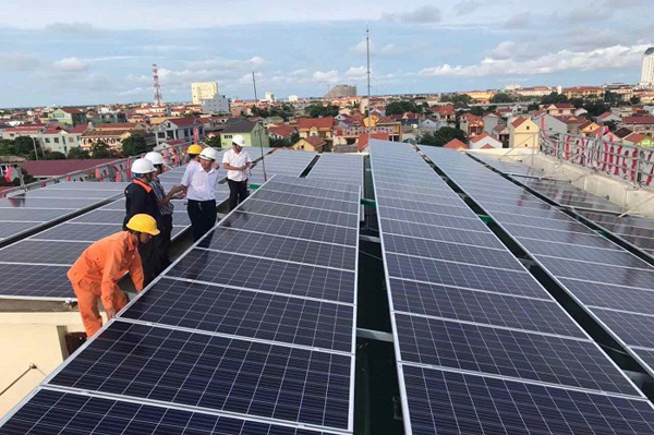 Đoàn kiểm tra của Bộ Công Thương sẽ kiểm tra điện mặt trời mái nhà tại 10 địa phương. (Ảnh minh họa)