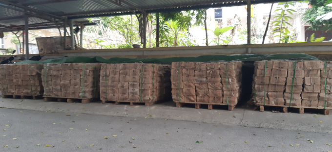 Lô hàng hơn 1.200 hộp (20 tấn) gạch ốp lát không có hoá đơn chứng từ chứng minh tính hợp pháp của hàng hoá.