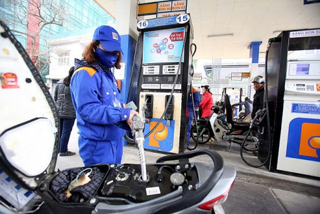 Giá xăng dầu đồng loạt tăng mạnh từ 15h chiều nay.