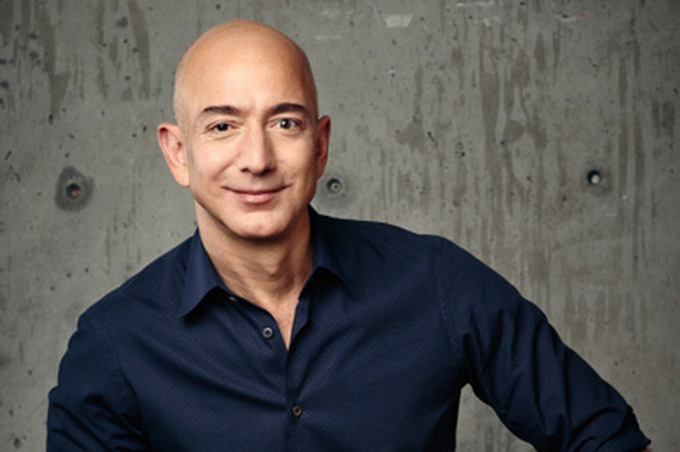 Tỷ phú Jeff Bezos sẽ từ chức CEO Amazon từ ngày ngày 5/7 tới.