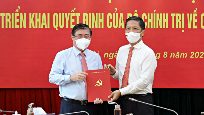 Ông Nguyễn Thành Phong nhận quyết định làm phó Ban Kinh tế Trung ương.