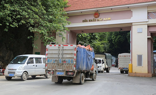 Trung Quốc dừng hoạt động xuất nhập khẩu hàng hoá qua cửa khẩu Cốc Nam.